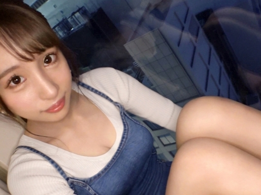 【美脚スレンダー美女の濃厚プレイ】スラリと伸びた美脚の持ち主がパイパンおマンコを激しくピストン！肉棒で拡げられ、スレンダーボディが悶えるエロいセックス！♡