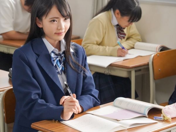 【JKの危険な誘惑】『先生、私とエッチしよ？』学校で一番可愛い女子高生が、担任教師を誘惑！我慢できなくなった美少女が、制服姿で大胆に押し倒し、初セックスに挑戦！ウブな表情と大胆な行動のギャップがたまらない！♡