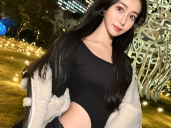 【スレンダー美女の淫乱ボディ】『エチエチすぎる…』素人美女がめちゃシコなワレメを肉棒でズボズボ！そそるボディラインとエロすぎるプレイでボッキ不可避の極上セックス♡