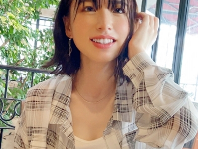 【天真爛漫な美少女とイチャラブ】めちゃカワ素人娘と濃厚セックス！カラダを密着させて感じまくり、甘い吐息と愛液が溢れるラブラブプレイ♡