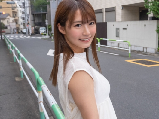 【制服美少女のバック攻め】『もっと奥まで…』キュートな美少女が制服姿で大胆に！バックから激しく突かれて、喘ぎ声が止まらない！ビンビンのチンコに翻弄され、制服が乱れるほど感じちゃう♡ 学校帰りの無垢な少女が、大人のプレイに夢中になる瞬間を激撮！