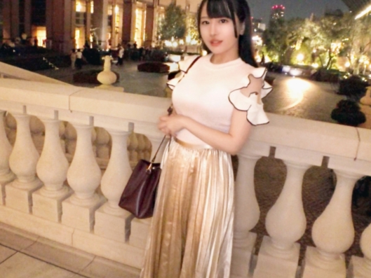 【ぷるぷる美巨乳の甘い喘ぎ】『気持ちいい…もっと突いて…』おっぱいが魅力の女の子が男根に翻弄され、キュートな声で乱れ狂う！おマンコを激しく突かれ、快感に溺れる姿はエロかわ最高潮！♡