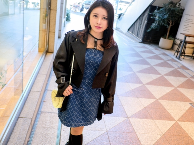 【人妻の禁断プレイ】『旦那じゃ物足りないの…』ムチムチボディの欲求不満妻が、肉棒をねっとり咥え込み、不倫セックスで淫らに乱れまくる！