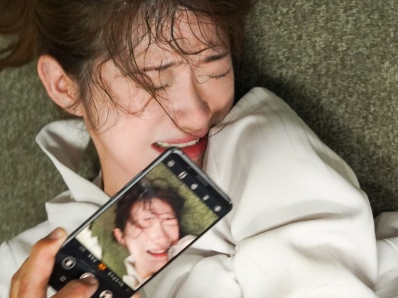 【婚約者の悲劇】結婚目前の彼女が同僚にレイプされ、心も体もボロボロに…。喉の奥まで突かれ、膣を激しく貫かれながら号泣する姿に興奮！最後は顔中にザーメンぶっかけられ、写真まで撮られるという衝撃のNTRドラマ！