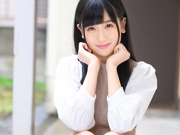 【21歳美少女の甘いお宅訪問】『チューしよ♡』素人男性宅でエッチなご奉仕タイム！一生懸命フェラする姿に我慢できず、生挿入でガチイキ！素人娘の初々しいエロさがたまらない！！