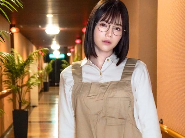 【陰キャ女子の恋】『ダメな人なのに…』地味で真面目な清掃員がニート男と禁断のイチャラブ！眼鏡を外した素顔と、恋に落ちた甘いセックスがたまらない！♡