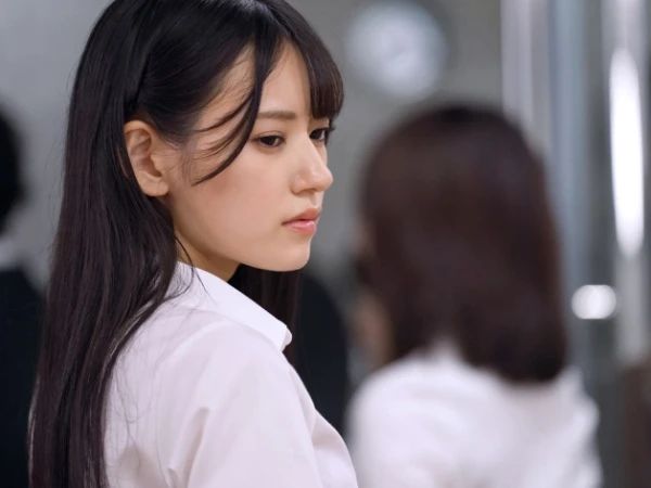 【逆NTRオフィスラブ】「上司さん、私のこと見てて…♡」既婚上司を誘惑するパイパン美人OL！貧乳華奢ボディで甘く迫り、上司の理性を崩す！禁断の社内不倫、後輩の甘い罠に堕ちる！